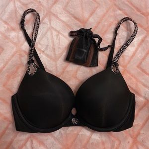 Victoria’s Secret Gorgeous Plunge Push Up Bra